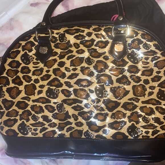 HELLO KITTY LOUNGEFLY SANRIO Leopard PATENT LOGO EMBOSSED DOME TOTE SATCHEL - Picture 2 of 6